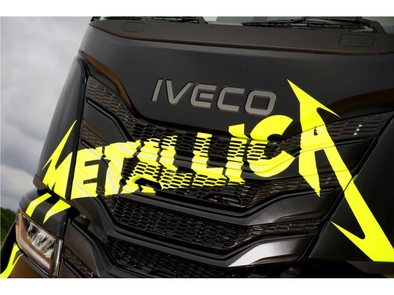 La flotta multi-fuel di IVECO accompagnerà i Metallica nelle date europee dell’M72 World Tour